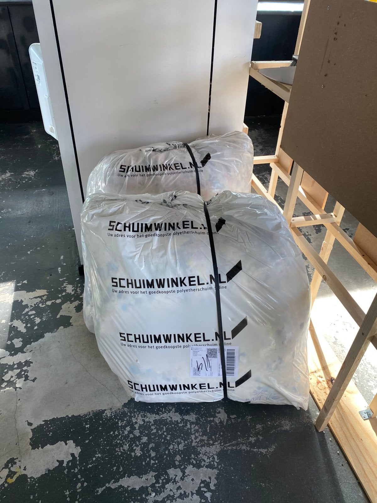 4 zakken polyether schuimvlokken ongeopend (250L per zak), Ophalen, Nieuw