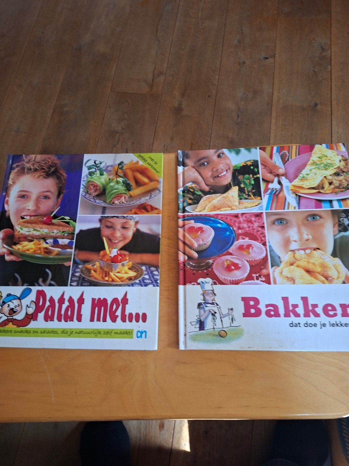 2 Kookboeken: Patat met... en Bakken dat doe je lekker zelf!, Boeken, Kookboeken, Gelezen, Albert Heijn, Ophalen of Verzenden