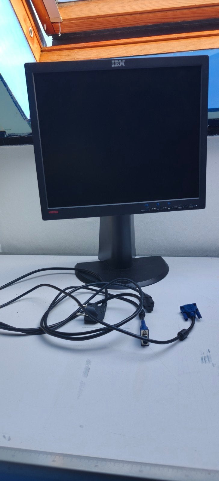 IBM ThinkVision 9417-HB2 Monitor, Ophalen of Verzenden, Zo goed als nieuw, Overige typen, Overige resoluties