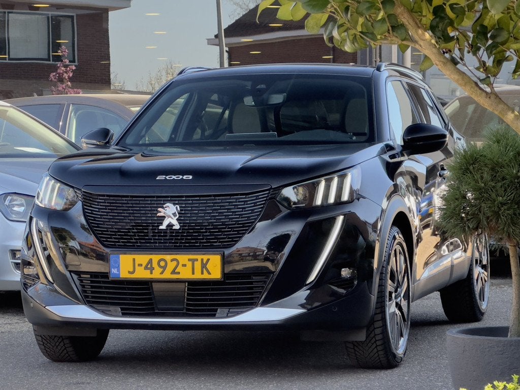 Peugeot e-2008 GT-LINE AUT 91,4% SOH 79D.KM! PANODAK LEDER N, 136 pk, Gebruikt, 322 km, Zwart
