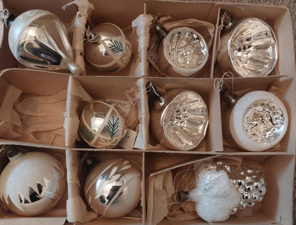 10 oude antieke kerstballen in doos, Diversen, Ophalen of Verzenden, Gebruikt