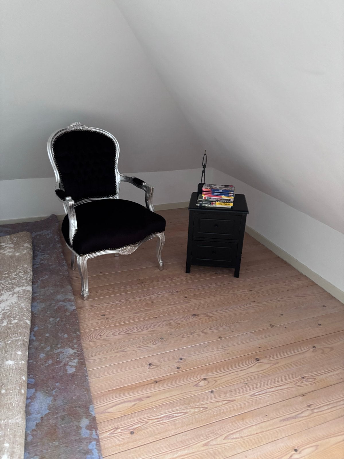 Zwarte fauteuil met zilveren frame, Huis en Inrichting, Ophalen, Zo goed als nieuw, Hout, 75 tot 100 cm