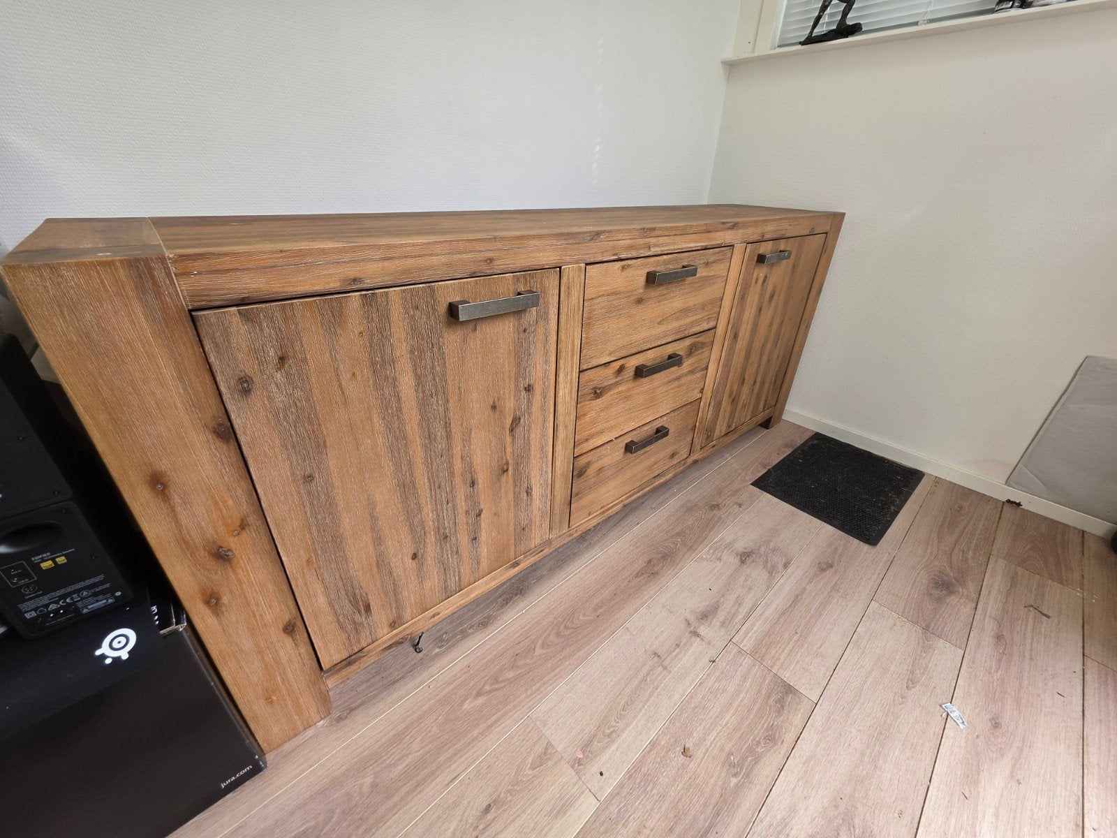 Massief acacia houten dressoir, Ophalen, Zo goed als nieuw, 25 tot 50 cm, 150 tot 200 cm