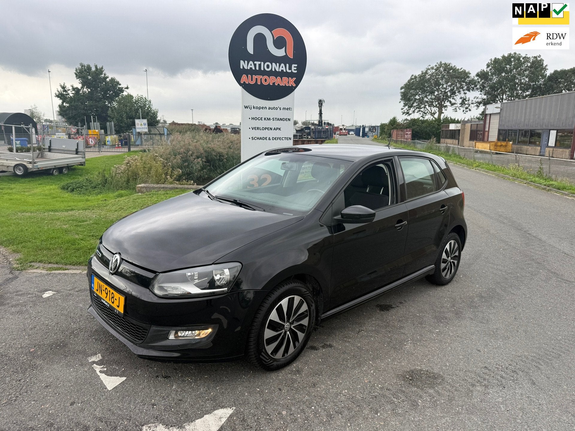 Volkswagen Polo Volkswagen Polo 1.0 BlueMotion | 2016 | Benz, Voorwielaandrijving, 95 pk, Zwart, Handgeschakeld