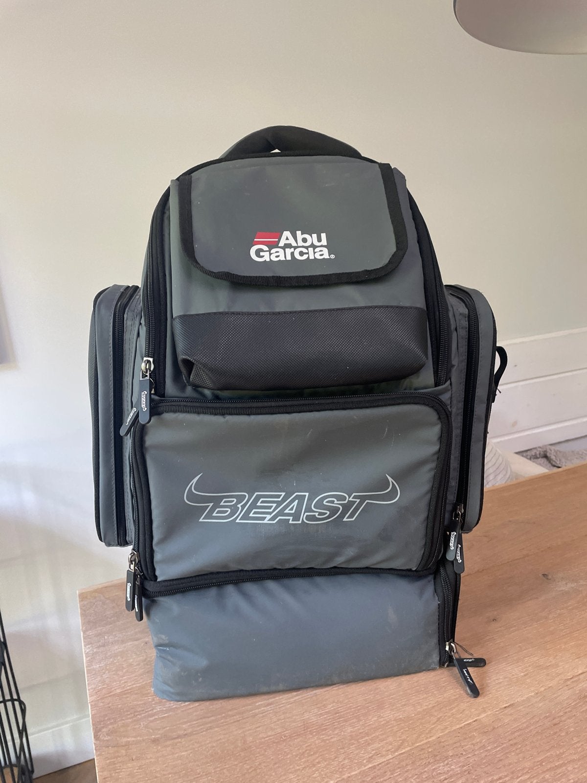 Abu Garcia Beast Rugtas - gebruikt, Ophalen of Verzenden, Gebruikt, Koffer of Tas