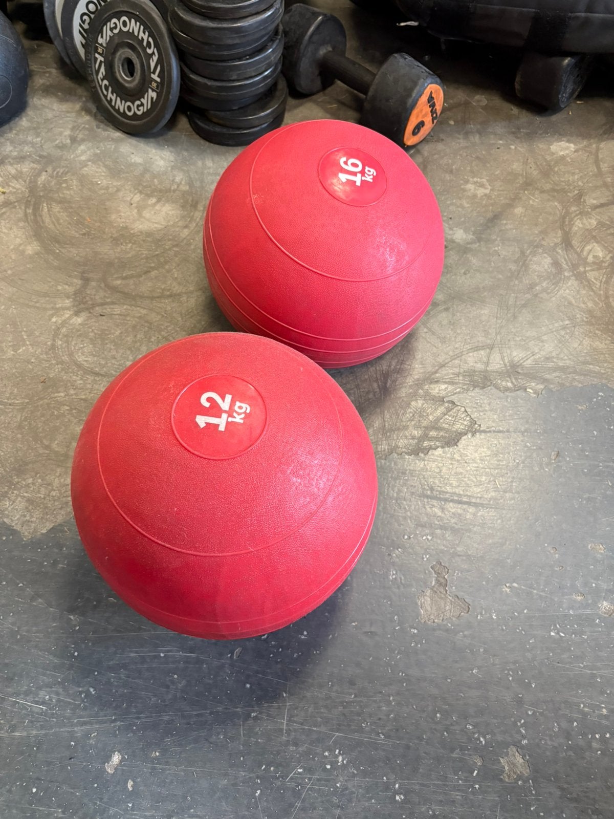 Slam bal ballen 1 x 12 kg en 1 x 16 kg gewichten, Ophalen, Gebruikt, Gewicht, Fitnessbal