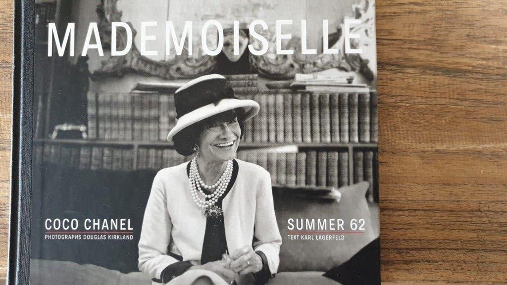 Mademoislle Coco Chanel Summer 1962, Ophalen of Verzenden, Zo goed als nieuw, Karl Lagerfeld, Film, Tv en Media
