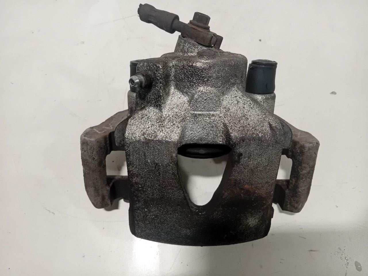 Remklauw links voor Audi TT, Onderdelen@venauto.nl, Van der Ven Autorecycling B.V., Gebruikt, Ettenseweg 76, 4706 PB Roosendaal, The Netherlands