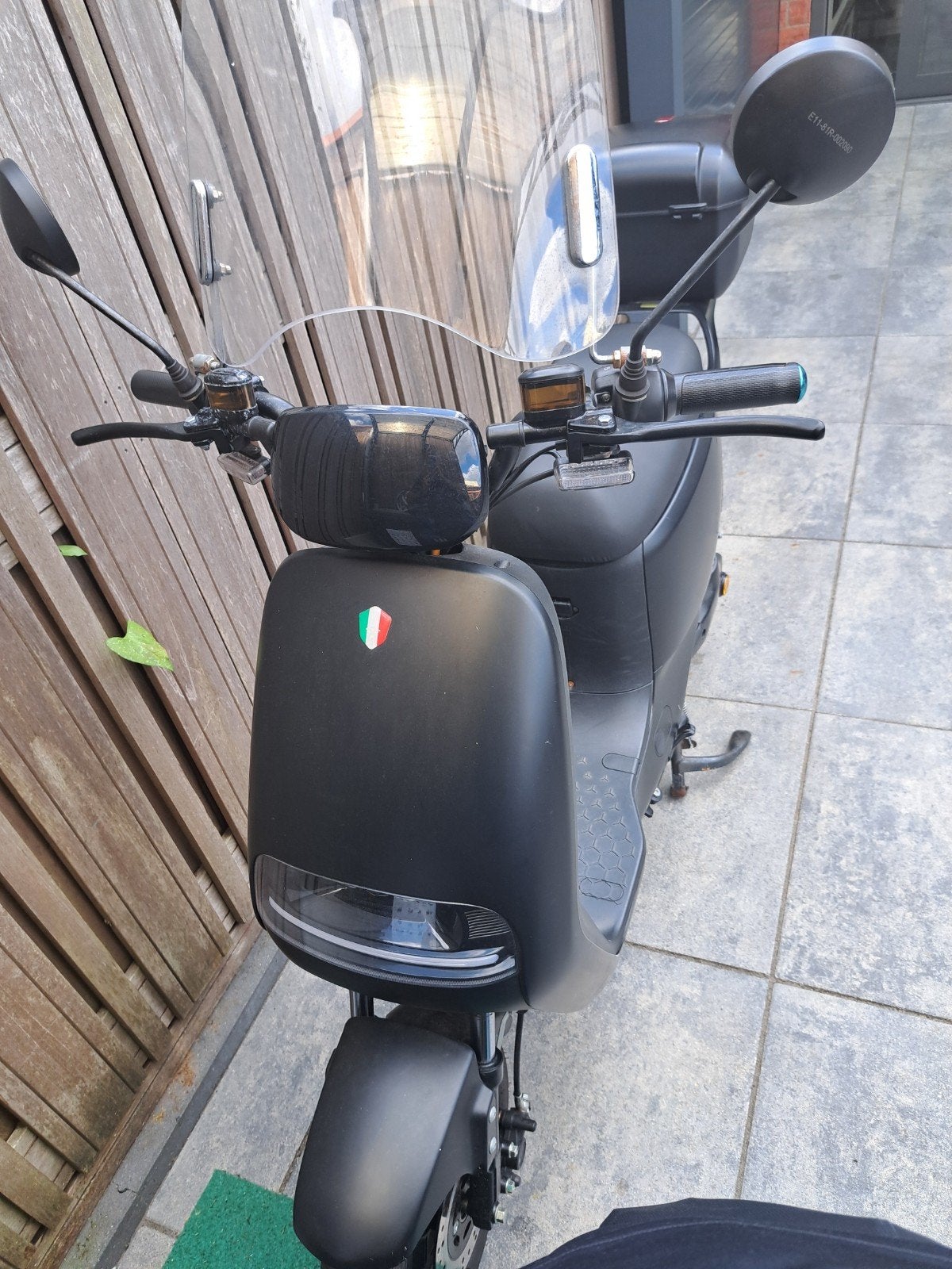 mooie elektrische scooter, Ophalen, Maximaal 45 km/u, Zo goed als nieuw, Senzo