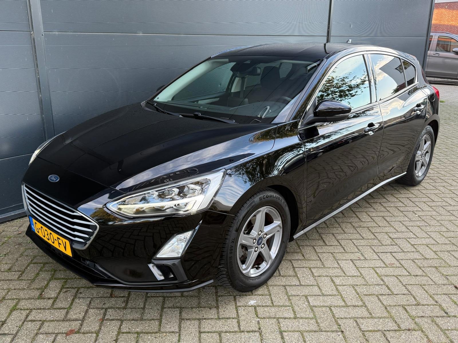 Ford Focus 1.0 EcoBoost/Navi/Carplay/airco/Cruise/stoelverwa, Dealer onderhouden, 101 pk, Gebruikt, Euro 6