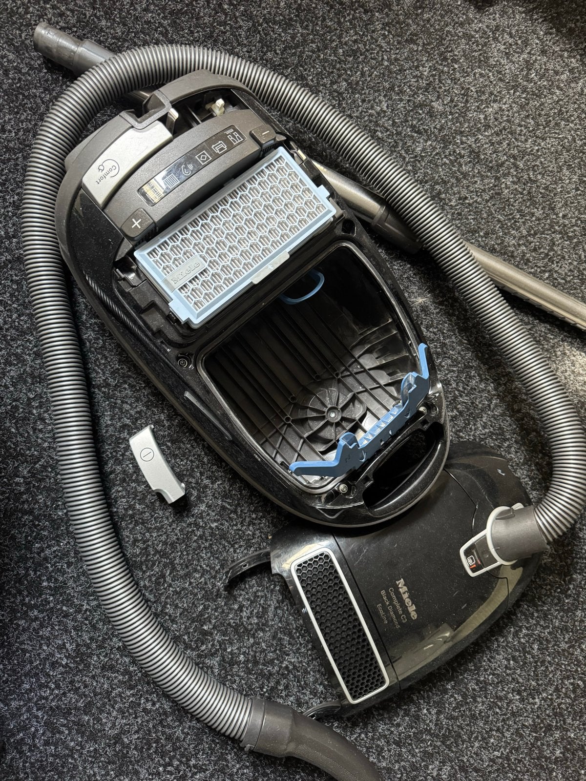 Miele Complete C3 stofzuiger - defect voor onderdelen/repara, Stofzak, Ophalen of Verzenden, Miele, Niet werkend