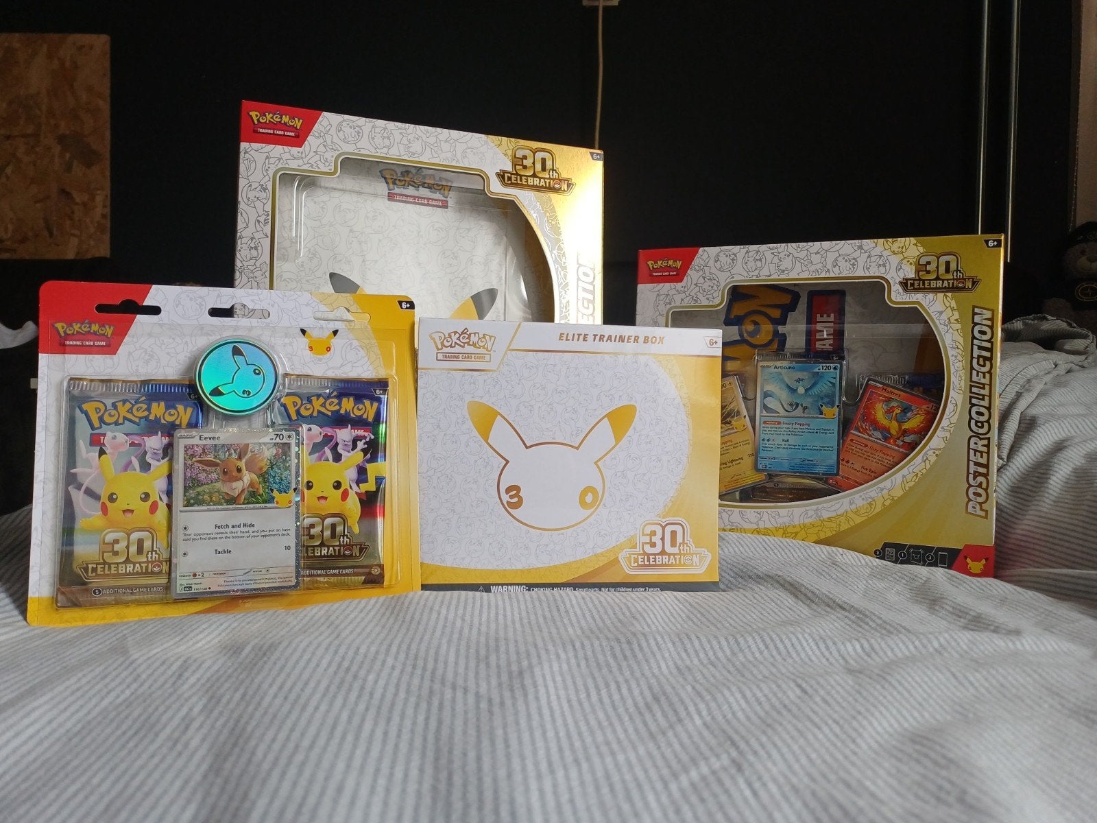 Pokemon 30th Celebration Bundle, Ophalen of Verzenden, Nieuw