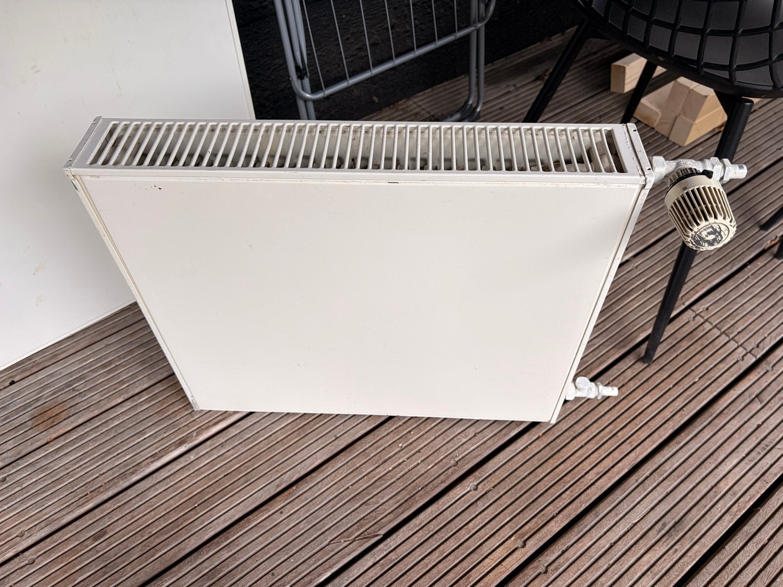 Compacte radiator voor kleine ruimtes (61x50 cm), Doe-het-zelf en Verbouw, Verwarming en Radiatoren, Ophalen, 30 tot 80 cm, Radiator