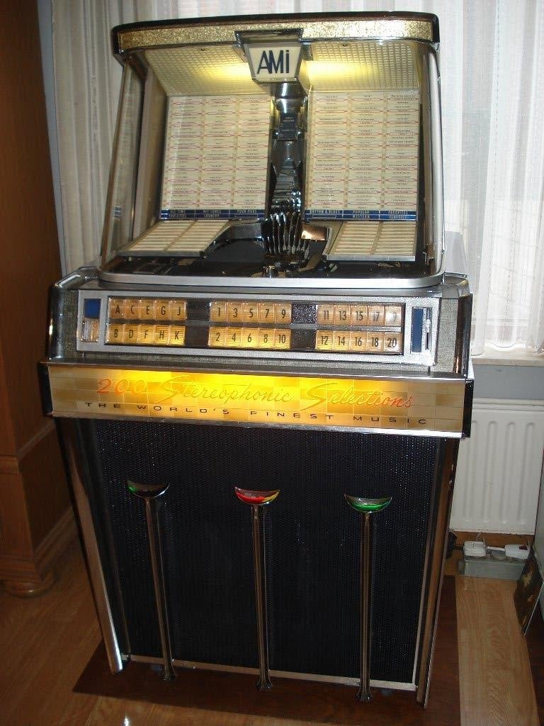 Jukebox Ami JEK K KING  200 Select Compleet Inc Singels 1960, Verzamelen, Automaten | Jukeboxen, 1950 tot 1960, Zo goed als nieuw