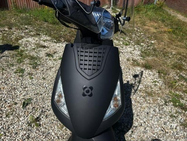 Te koop AGM scooter (blauw kenteken), Gebruikt, Benzine, Ophalen, Overige merken