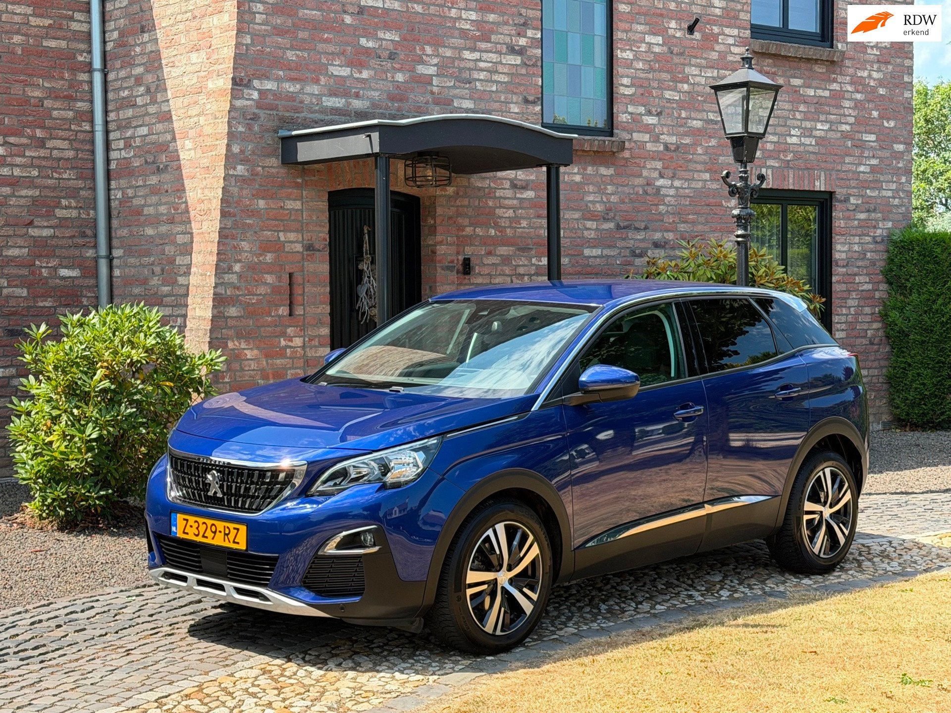 Peugeot 3008 1.2 PureTech Automaat Premium Allure, Gebruikt, 1199 cc, Blauw, Leder en Stof