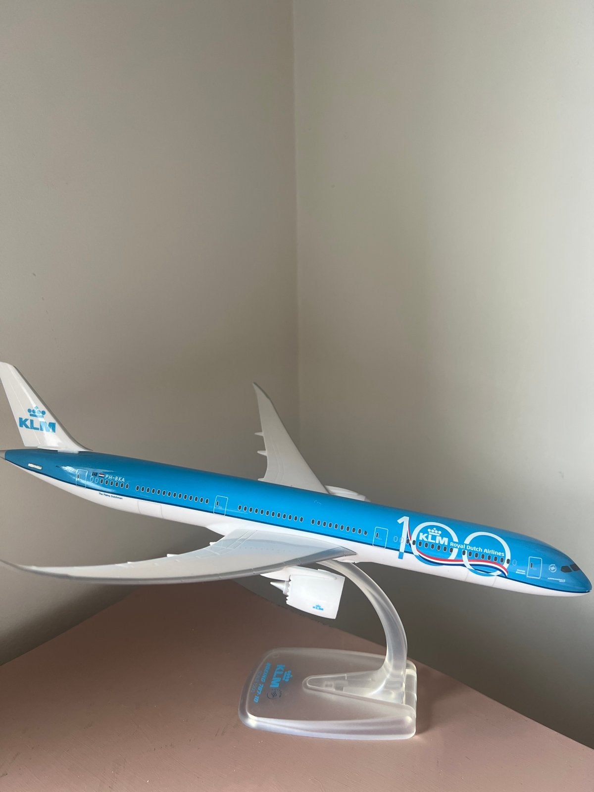 KLM Vliegtuig Schaalmodel - 100 Jaar Jubileum, Verzamelen, Ophalen of Verzenden, Zo goed als nieuw, Schaalmodel