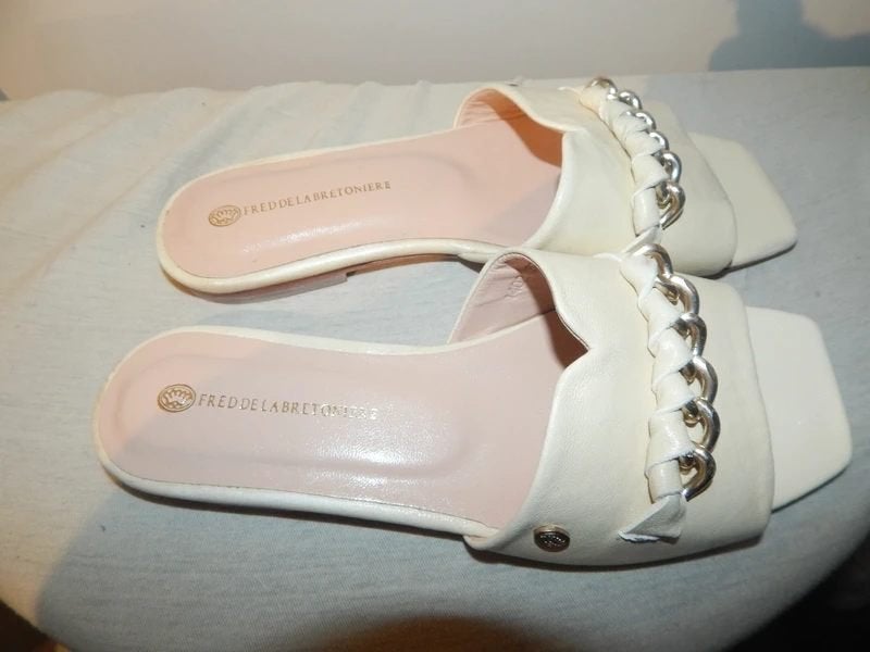 Fred de la Bretoniere leren slippers gouden hardware 37, Slippers, Fred de la Bretoniere, Overige kleuren, Verzenden