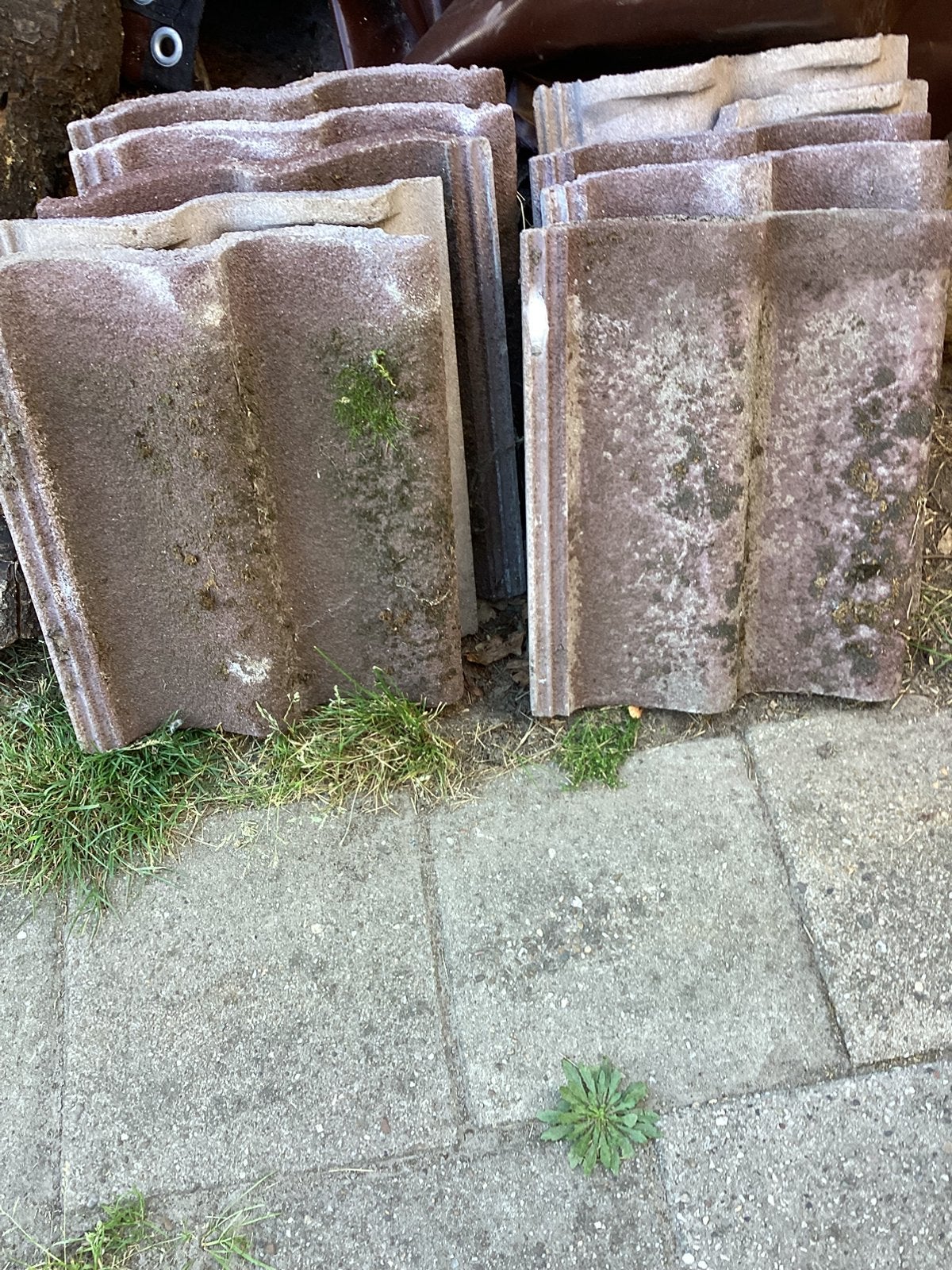 Hele betonnen dakpannen voor schuurtje of afdakje, 38 stuks, Doe-het-zelf en Verbouw, Dakpannen en Dakbedekking, Overige materialen