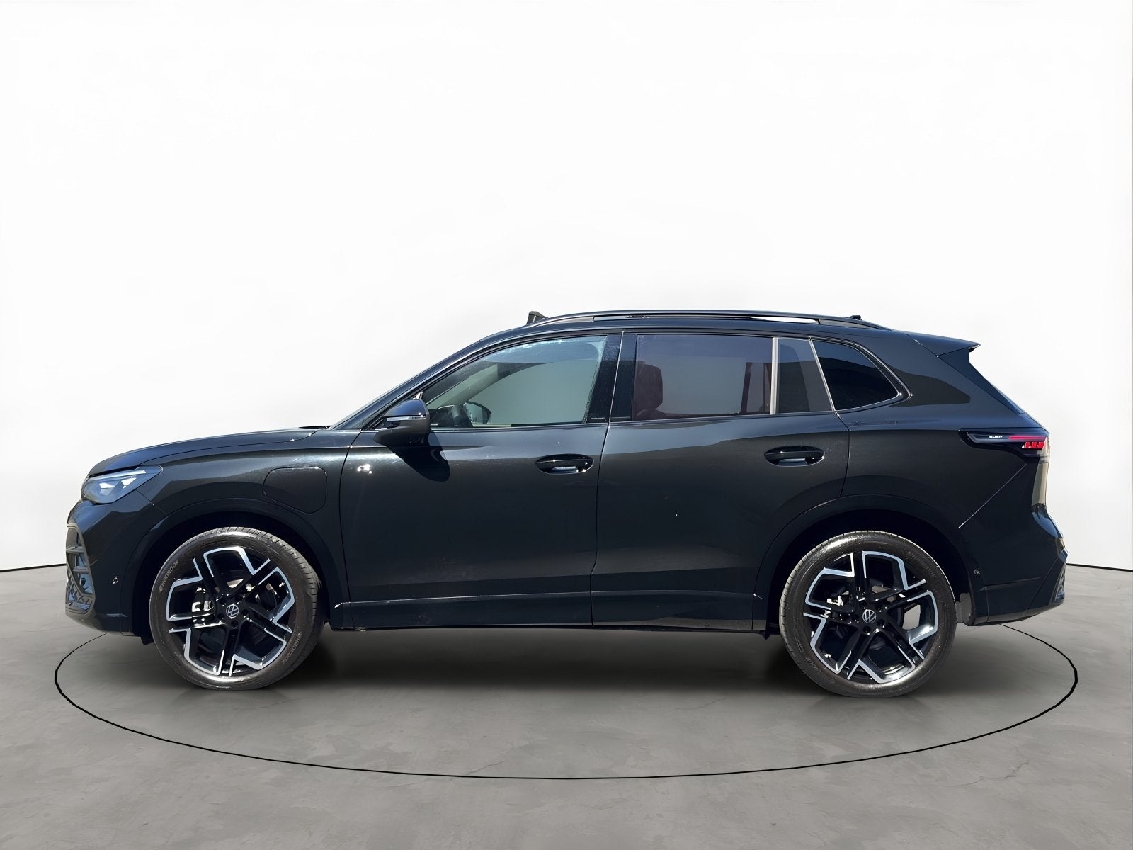 Volkswagen Tiguan 1.5 eHybrid 272PK R-Line Edition Head-UP H, Auto's, 4 cilinders, 2000 kg, Zwart, Leder