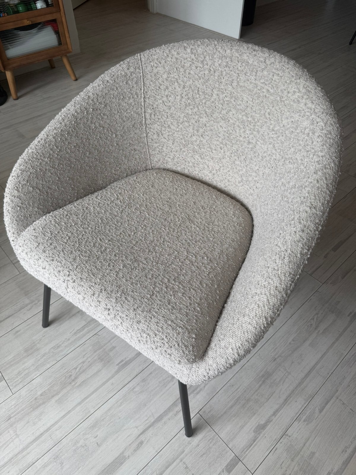 WOOOD fauteuil Ditte greige stof met armleuning, Huis en Inrichting, Ophalen, 75 tot 100 cm, Zo goed als nieuw, Stof
