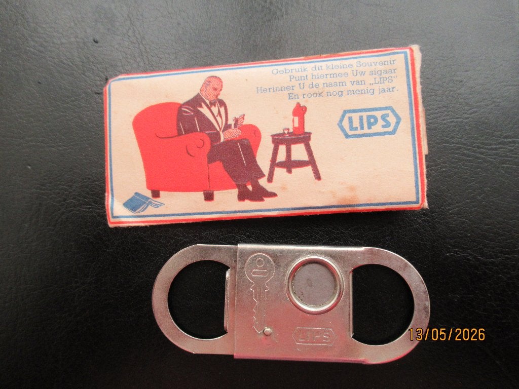 RECLAME DOOSJE VAN HELMERT MULDER -LIPS SIGARENKNIPPER, Ophalen of Verzenden, Zo goed als nieuw, Overige typen