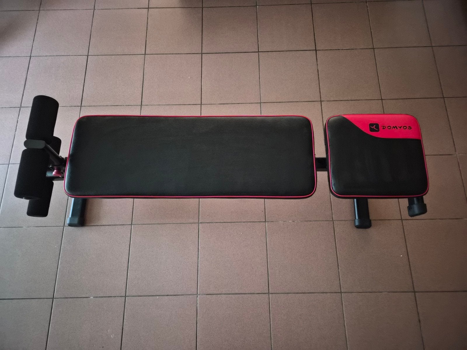 Domyos Bench 500 fitnessbankje + Halterset / Dumbbells met 5, Sport en Fitness, Ophalen, Zo goed als nieuw, Fitnessbank
