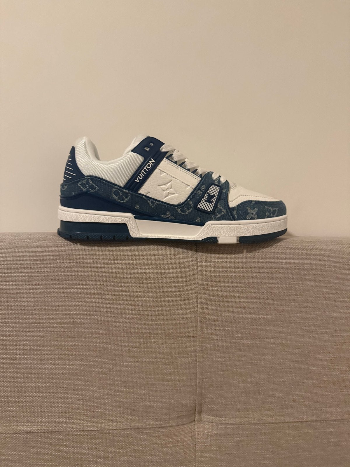 Louis Vuitton Sneakers - Nieuw in doos - Maat 42, Ophalen of Verzenden, Nieuw, Blauw, Sneakers of Gympen