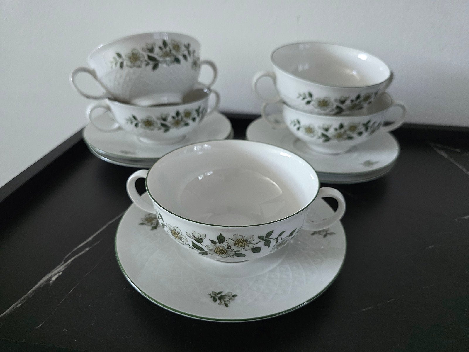 Royal Doulton Victorian Garden 5 complete soepkoppen schotel, Ophalen of Verzenden