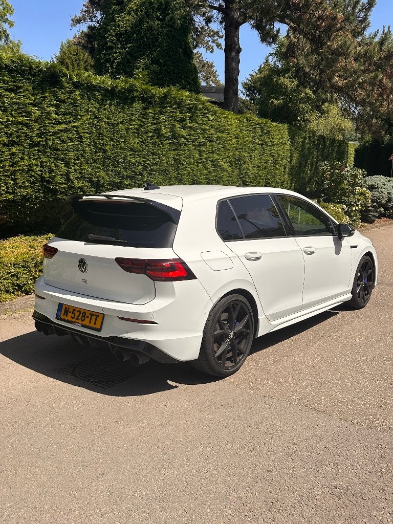 Volkswagen Golf 2.0 TSI 320pk AKRAPOVIC 7-DSG 4MOTION WIT, Zwart, 4 cilinders, 1984 cc, 320 pk