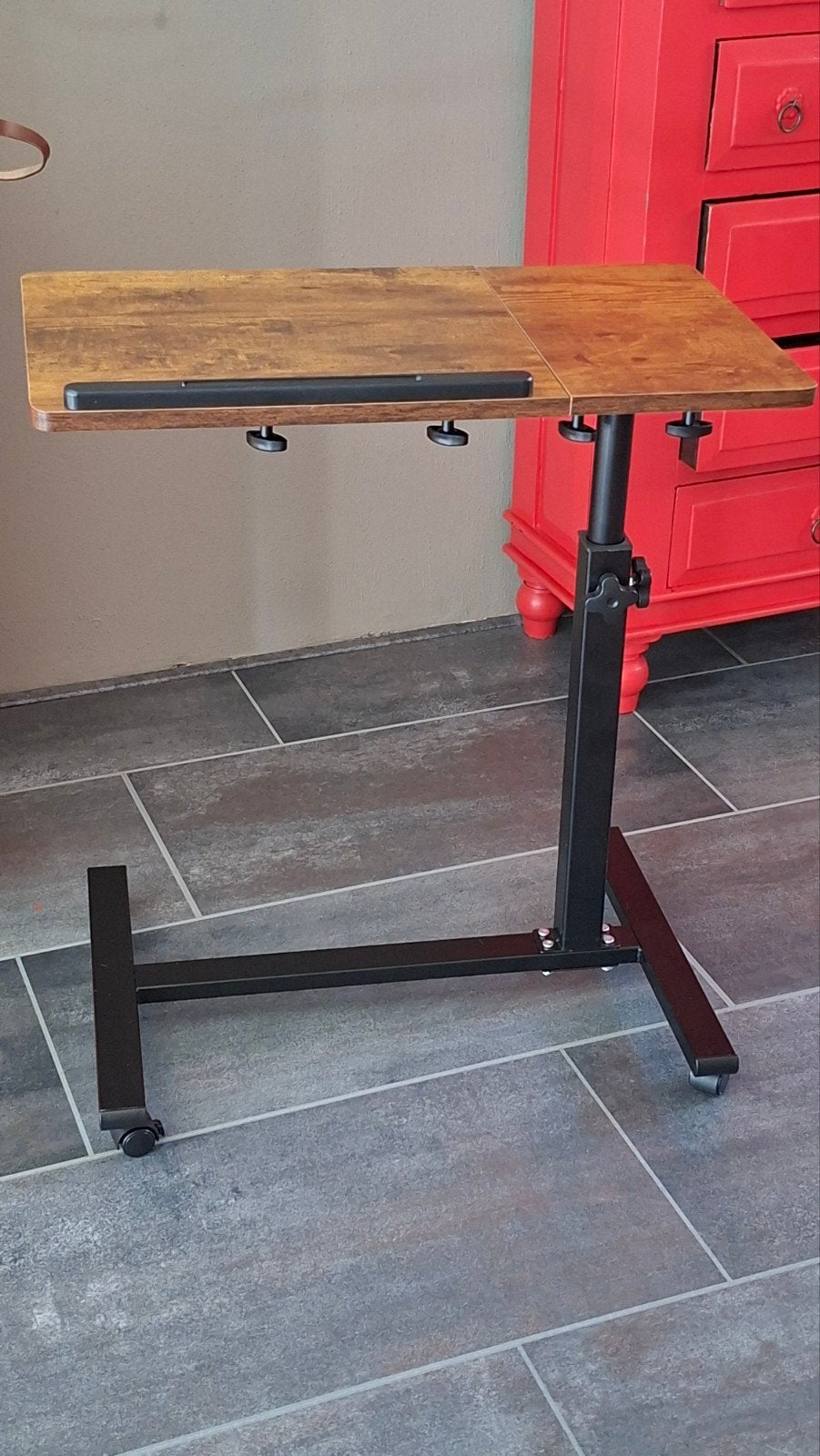 Merah Laptoptafel bedtafel verstelbaar ergonomisch op wielen, Ophalen, Zo goed als nieuw, In diepte verstelbaar