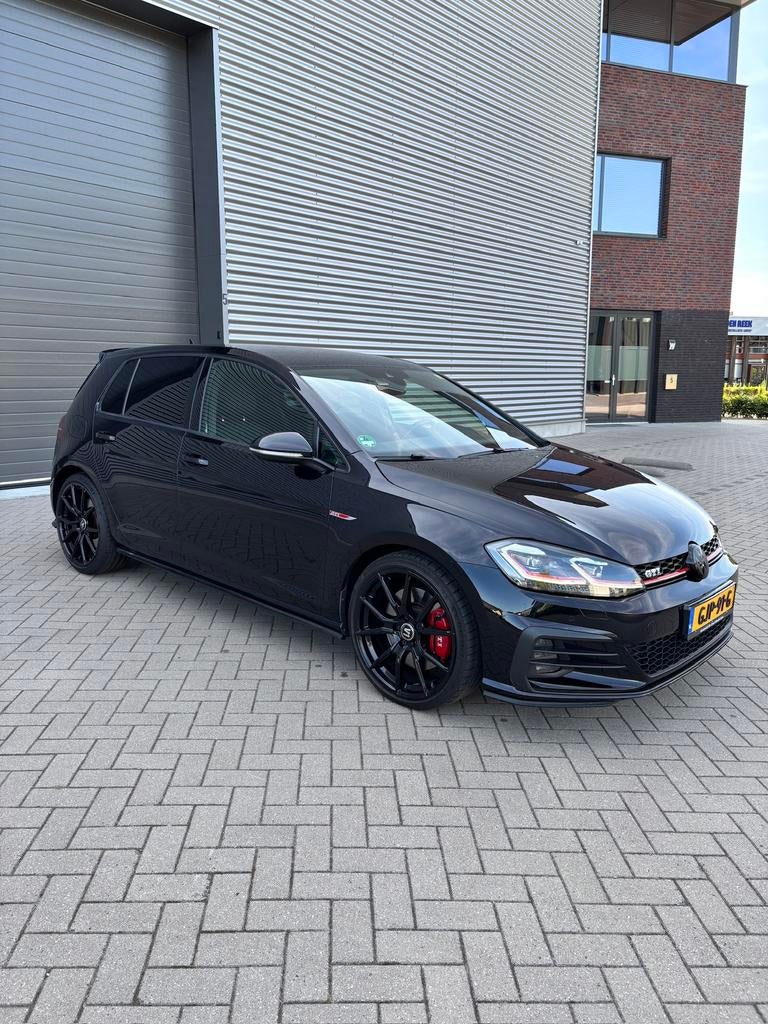Volkswagen Golf 2.0 TSI GTI Performance, Stof, 4 cilinders, 1984 cc, 1337 kg