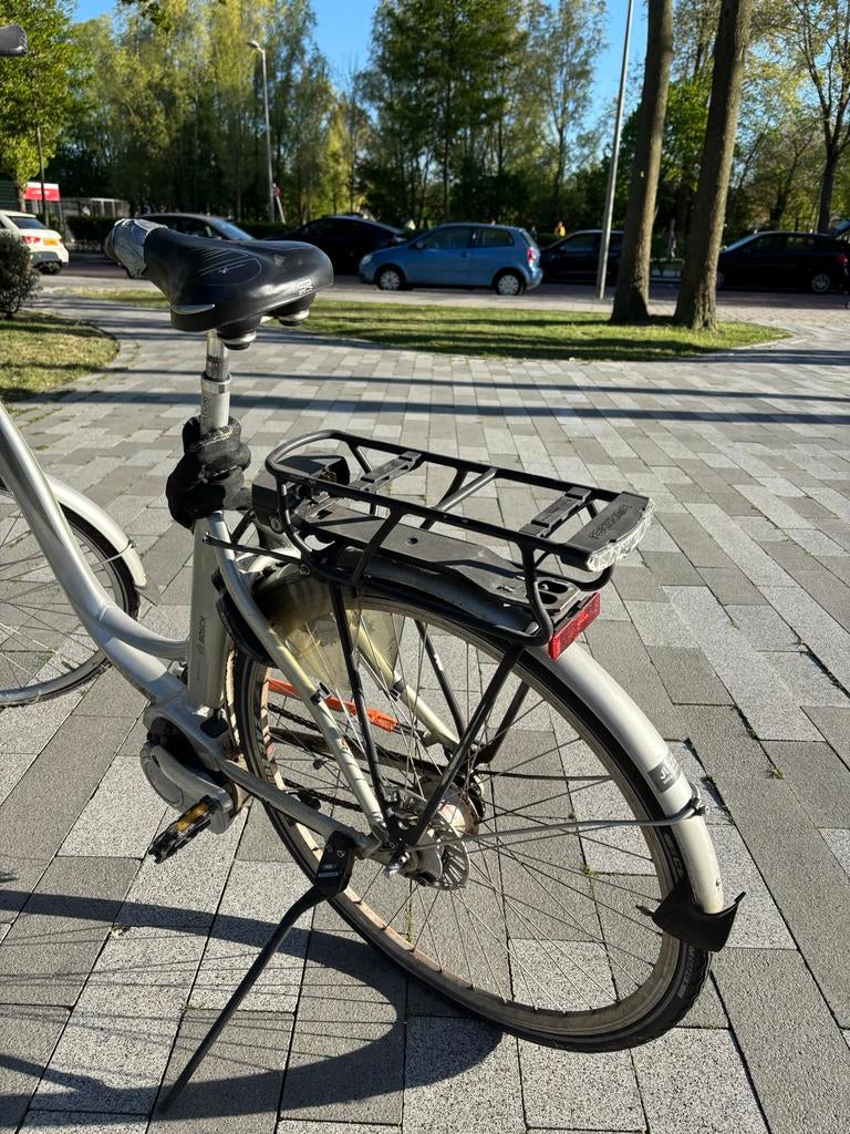 E-bike zonder accu - band lek, ketting los, Fietsen en Brommers, Fietsen | Dames | Sportfietsen en Toerfietsen, Ophalen, Gebruikt