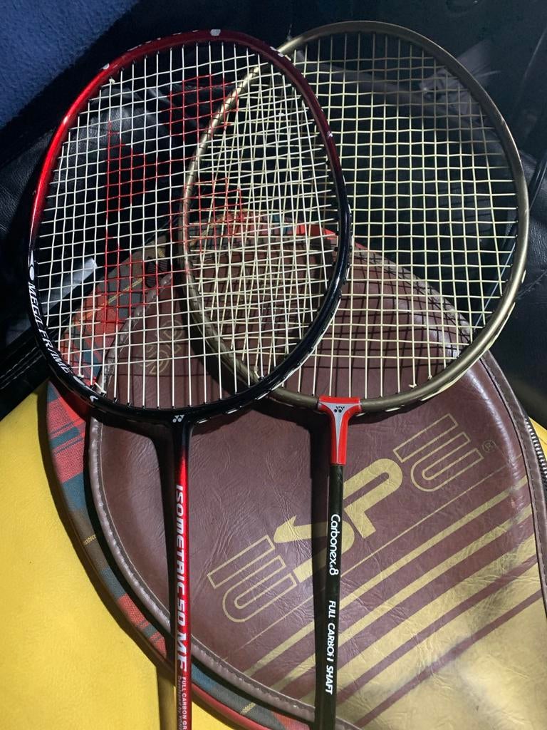 Yonex badmintonrackets (2 stuks) - Isometrisch en Carbonex, Sport en Fitness, Badminton, Ophalen of Verzenden, Zo goed als nieuw