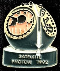Satelitte Photon 1992 pin, Verzamelen, Speldjes, Pins en Buttons, Verzenden, Nieuw, Transport, Speldje of Pin