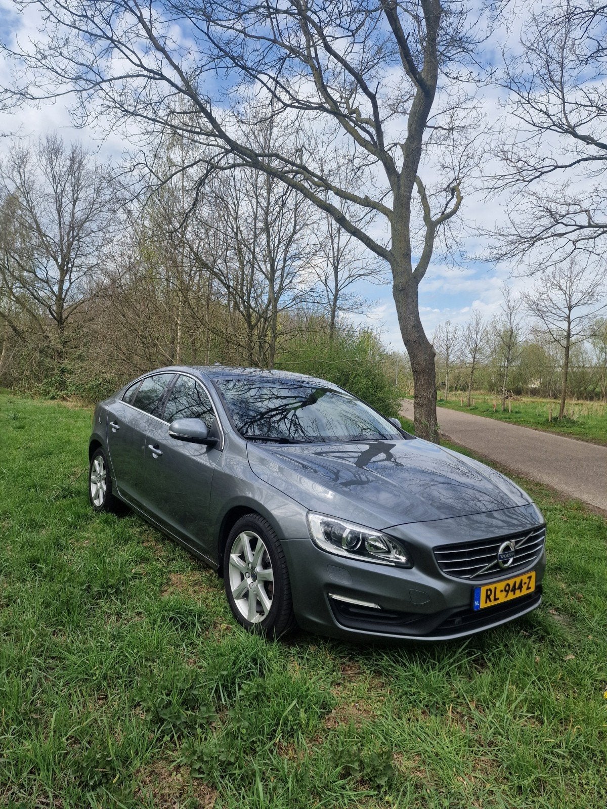 Volvo S60 T2 122PK Geartronic 2018 Grijs, Auto's, Volvo, 1498 cc, 4 cilinders, S60, 122 pk
