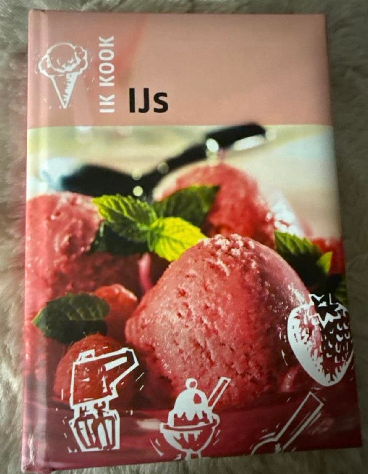 IK KOOK IJs - Receptenboek voor heerlijk zelfgemaakt ijs, Boeken, Kookboeken, Ophalen of Verzenden, Nieuw, Overige gebieden, Taart, Gebak en Desserts