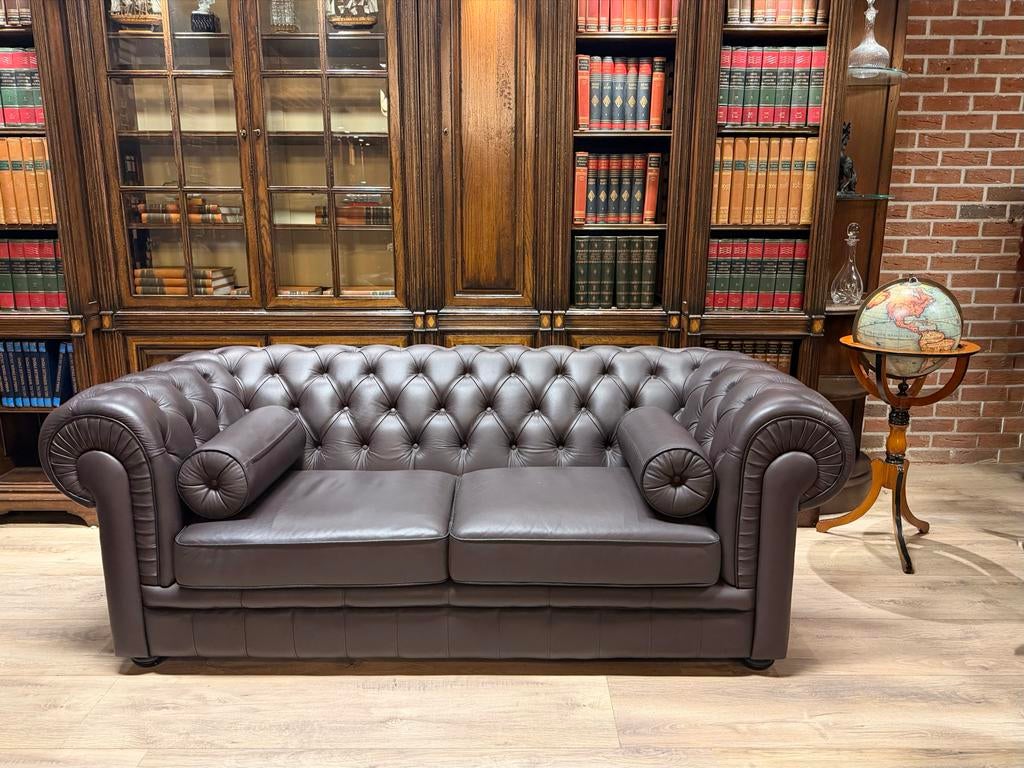 Orginele Chesterfield : 2 fauteuils, 1 oorfauteuil, 1 bank, Huis en Inrichting, Ophalen, Jan frantzen chesterfield, Info@chesterfieldjunkie.nl