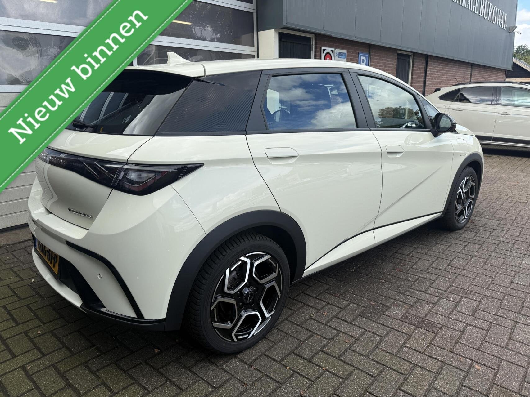 Byd Dolpin Comfort 60.4 kWh SOH 95% WARMTEPOMP *ALL-IN PRIJS, Auto's, Gebruikt, Zwart, Wit, Origineel Nederlands