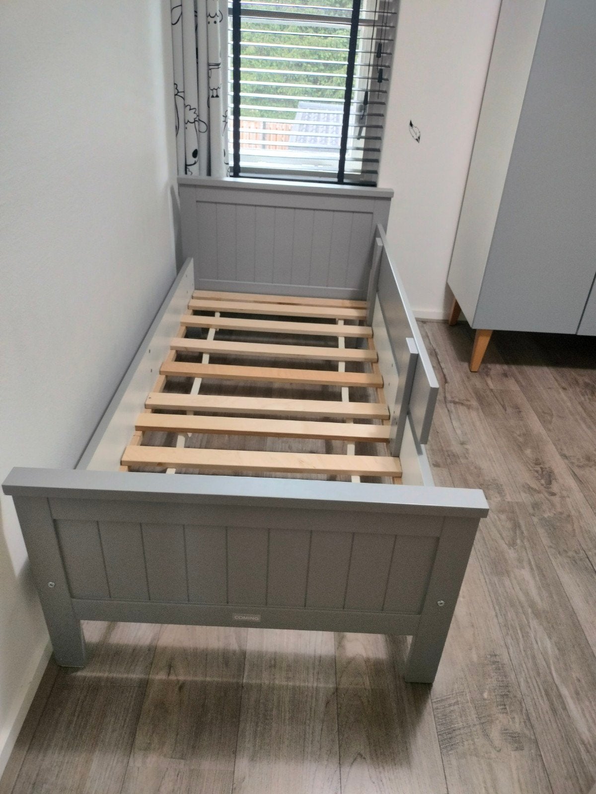 Coming kids peuterbed grijs, Ophalen, Zo goed als nieuw, 140 tot 160 cm, 70 tot 85 cm