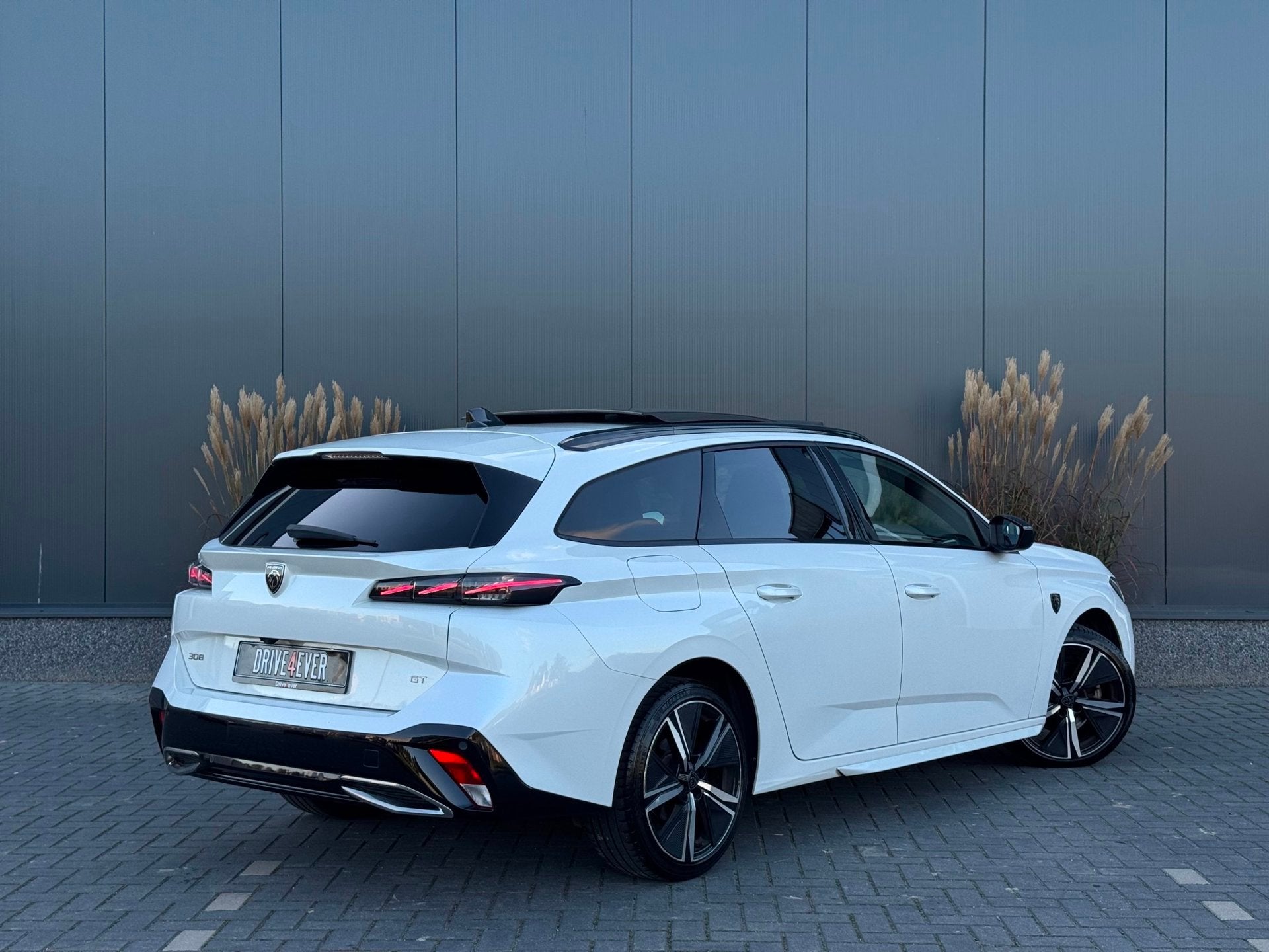 Peugeot 308 SW 1.2 PureTech GT Line | Pano | Camera | Alcant, Auto's, Dealer onderhouden, Gebruikt, Zwart, 1199 cc