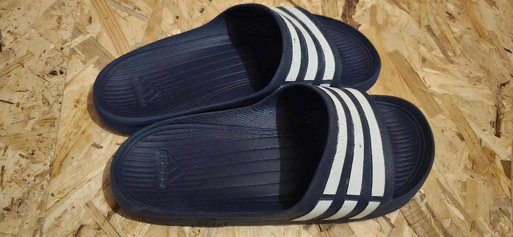 Adidas slippers maat 8, Ophalen of Verzenden