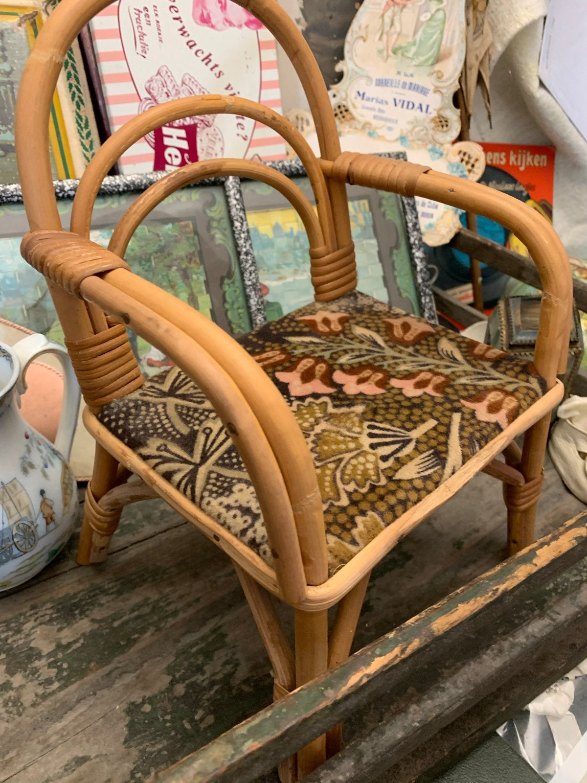 Vintage rotan poppenstoeltje met stoffen zitting, Ophalen of Verzenden