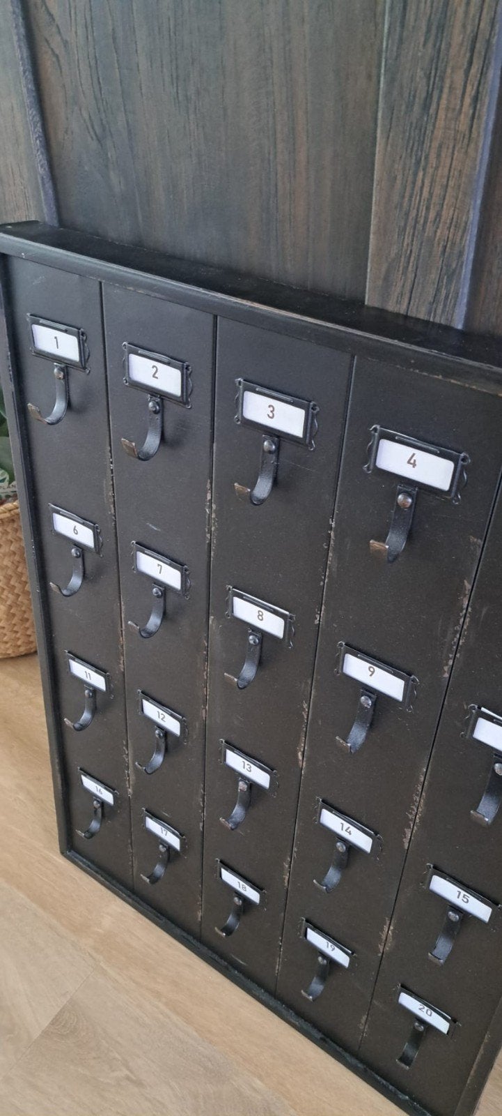 Vintage Sleutelrek met 20 haken - 71x52 cm, Ophalen, Gebruikt, Wandhaken, Minder dan 100 cm
