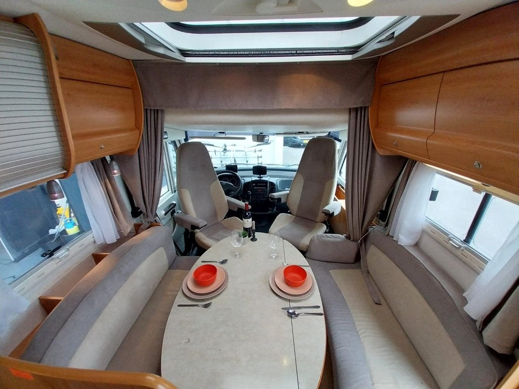 Frisse Hymer Eriba Jet met maar 44497km, dakairco en solair!, Caravans en Kamperen, Niet ingevuld, Ringverwarming, Bestuurdersdeur