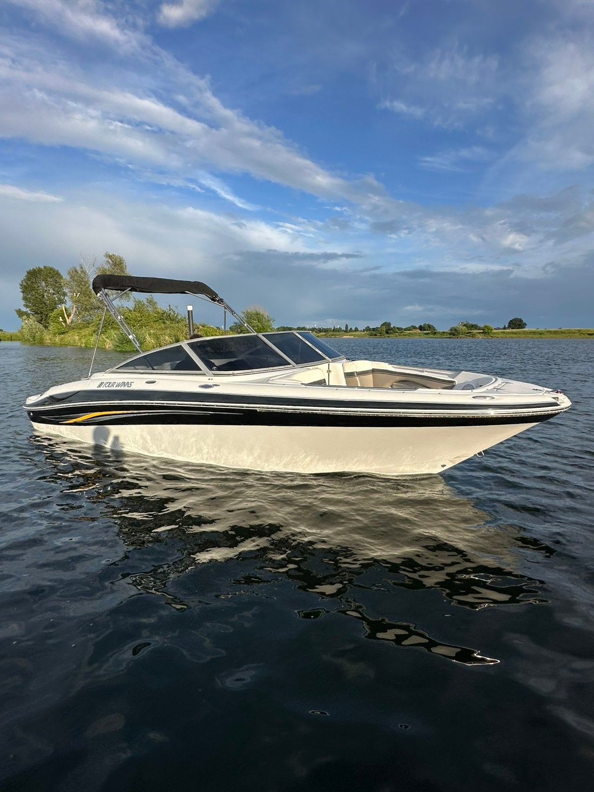 FOUR WINNS H220 super netjes volledig onderhoud gehad, Watersport en Boten, 70 cm, Binnenboordmotor, 67 m, 200 pk of meer