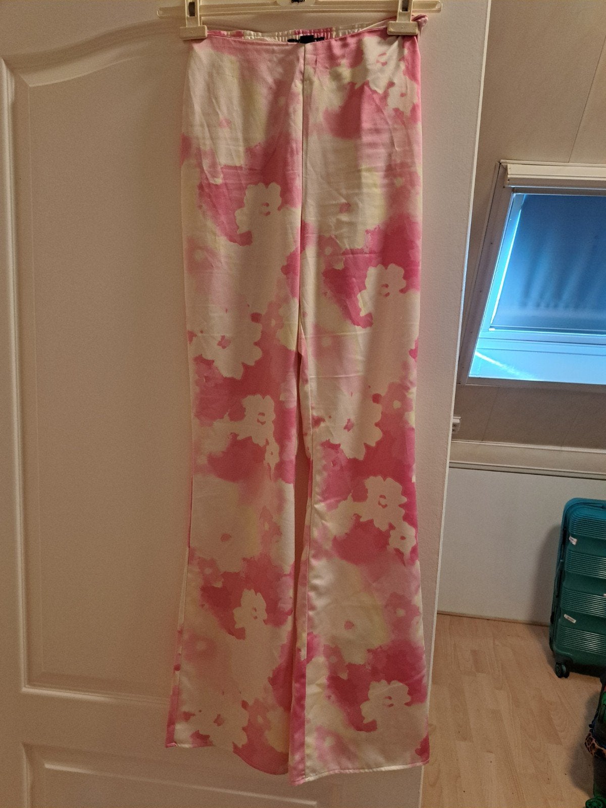 Primark roze/witte flared broek maat 36 (S), Primark, Ophalen of Verzenden, Zo goed als nieuw, Roze