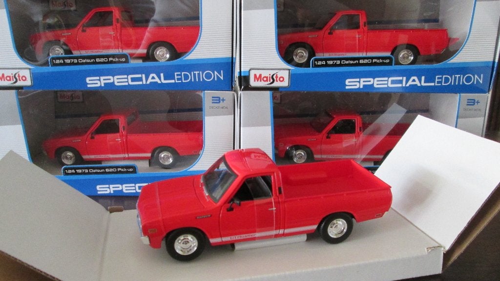 Datsun 620 Pick-up Rood Maisto 1:24, Ophalen of Verzenden, Nieuw, Auto, Maisto
