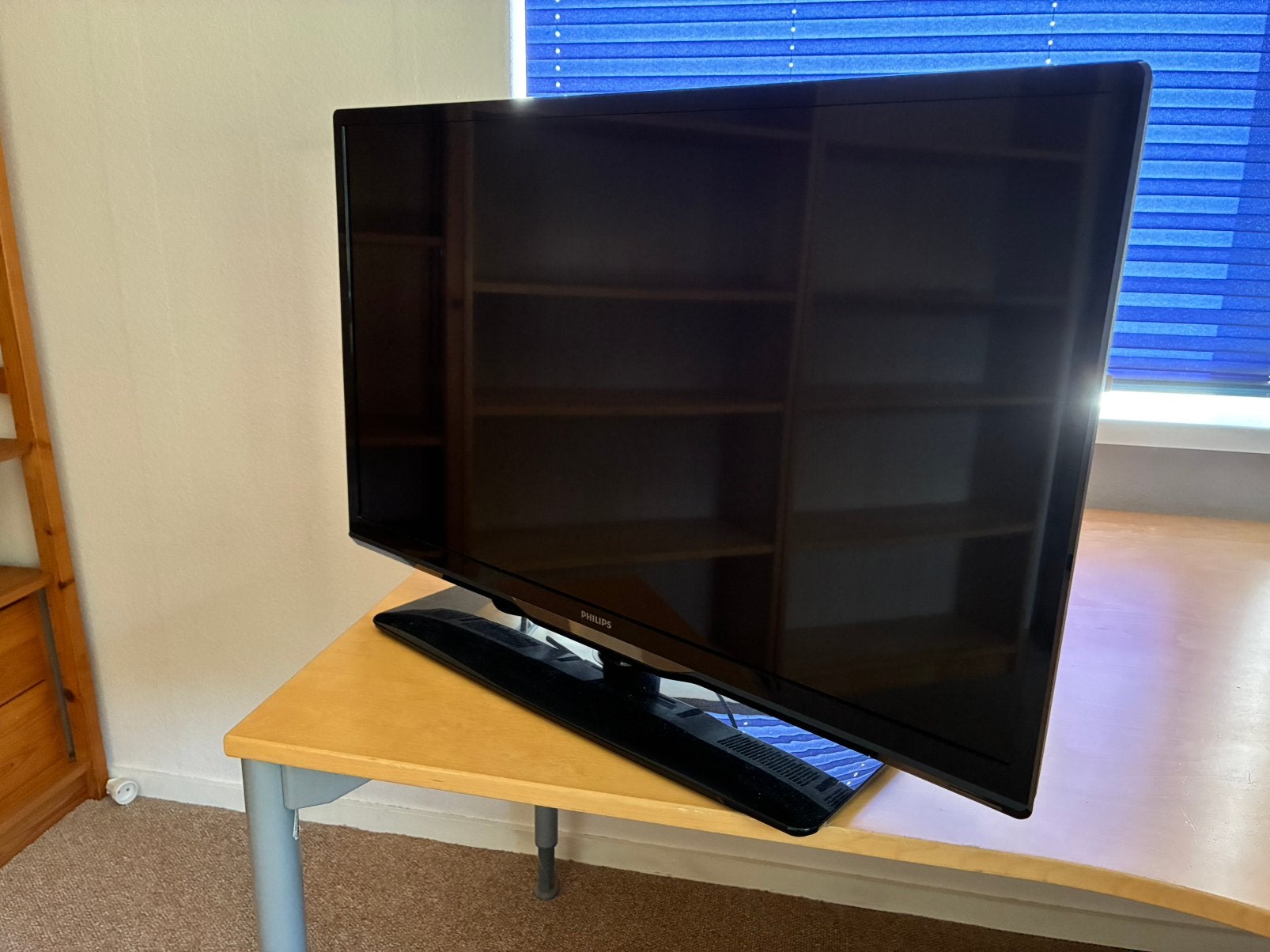Philips full HD Led TV 32 inch, Ophalen, Philips, 50 Hz, 80 tot 100 cm