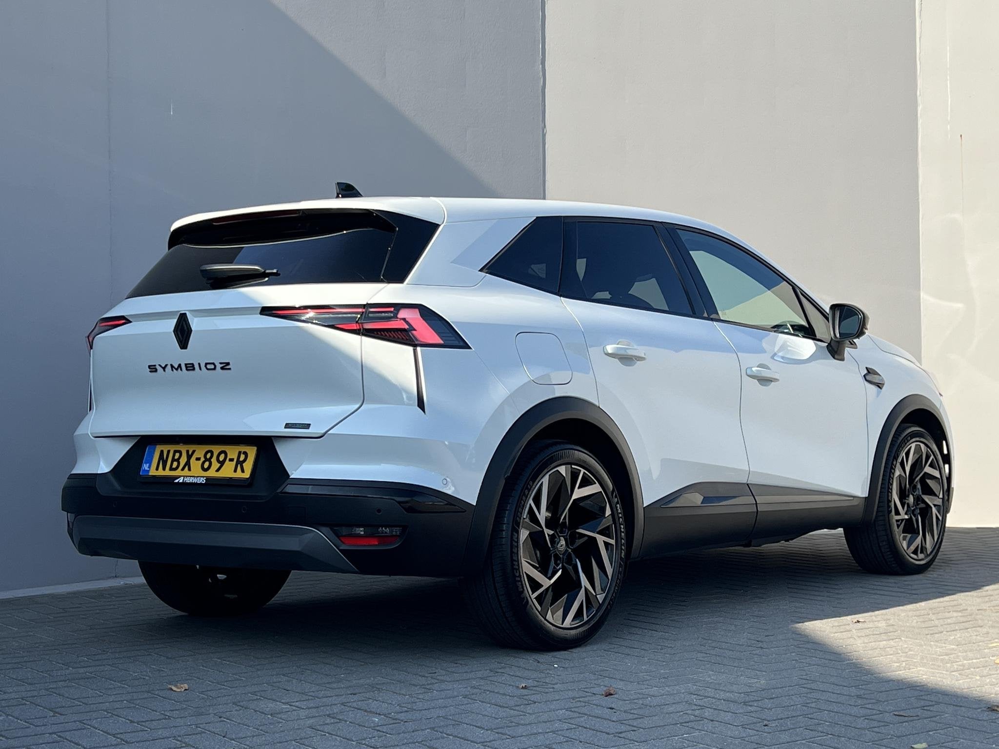 Renault Symbioz 1.8 E-Tech full hybrid 160 esprit Alpine / F, Auto's, 730 kg, Euro 6, 4 cilinders, Wit